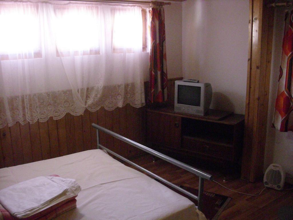 Pensiunea Montan Buşteni Oda fotoğraf
