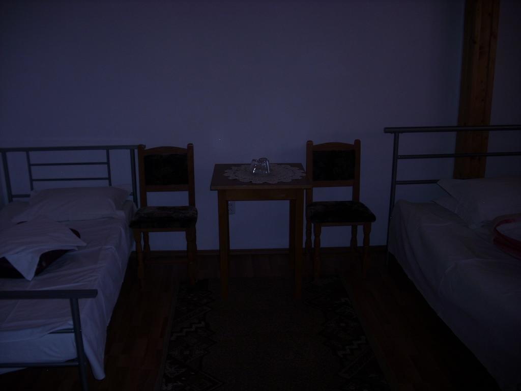 Pensiunea Montan Buşteni Oda fotoğraf